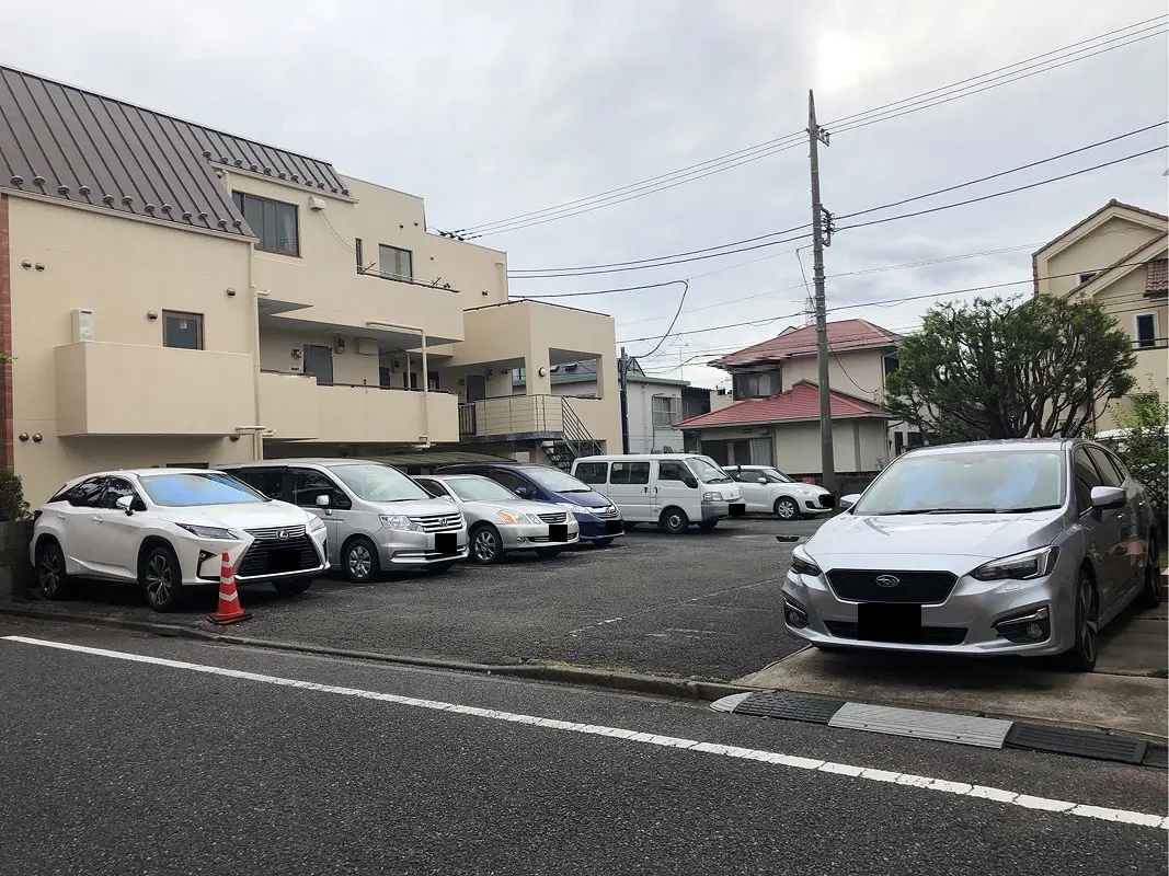 世田谷区給田４丁目　月極駐車場